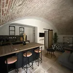 Studio avec une belle voûte en pierre